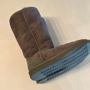 Women’s Gray boots